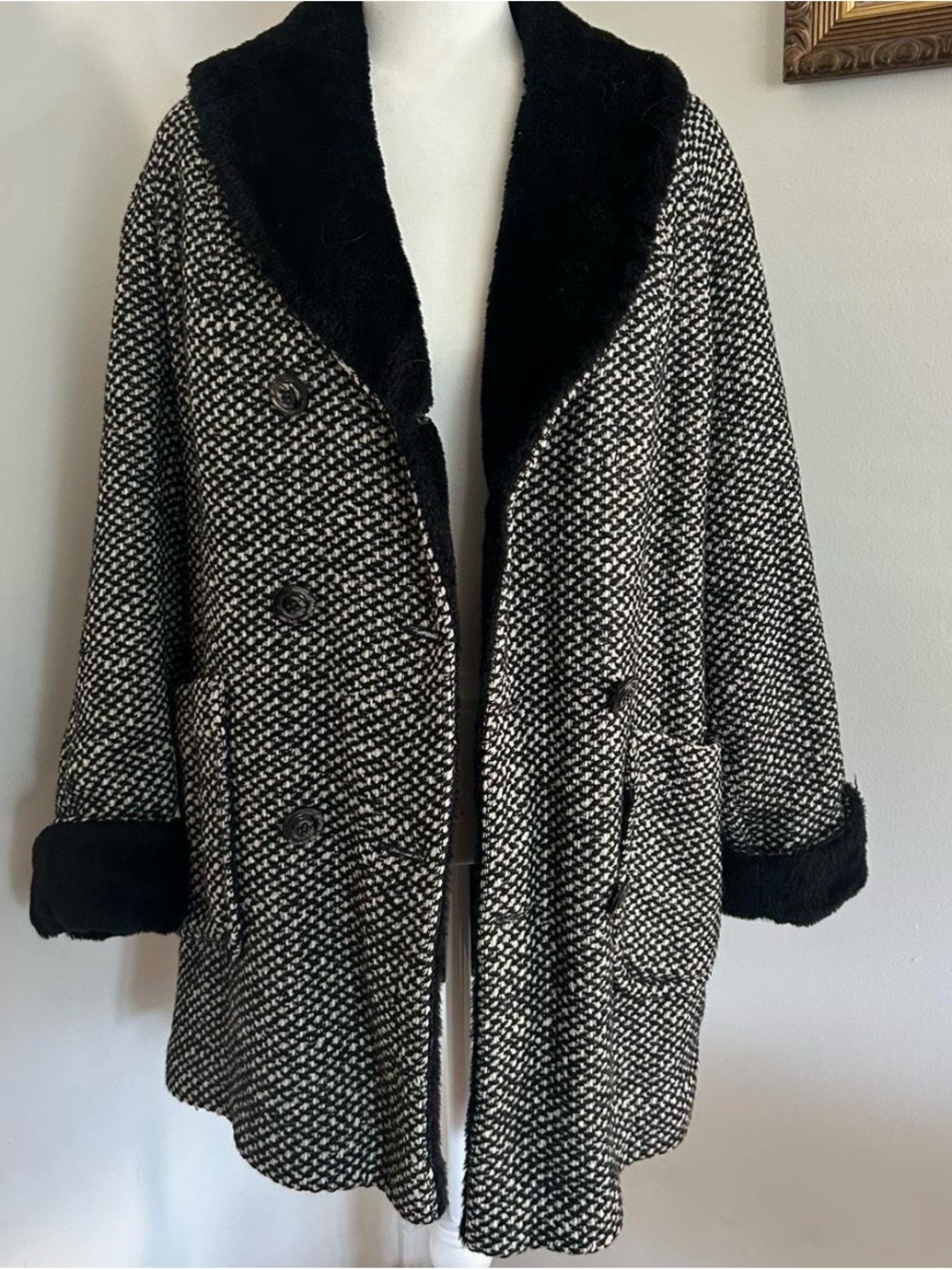 1960’s Vintage Black & White Tweed Coat with Faux Fur Collar